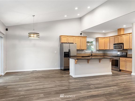 5th image of 2935 SW Berwick Dr