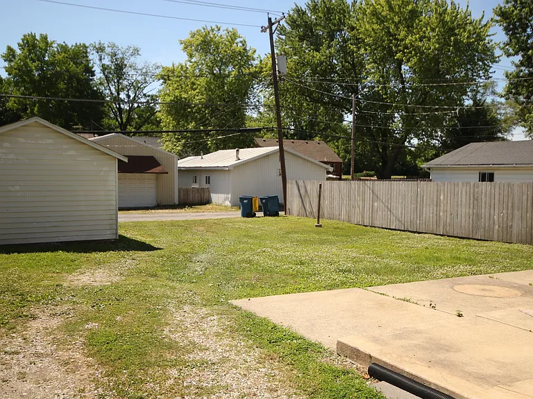 819 Troy Rd — Photo 10