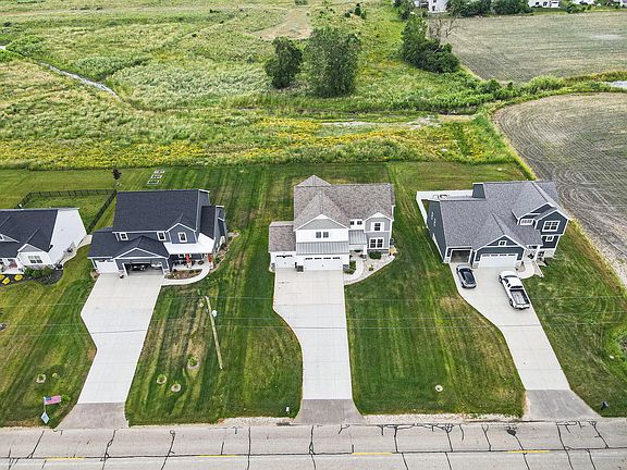 5th image of 8018 42nd Ave