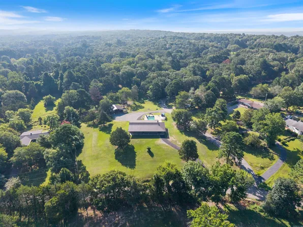 6 Cedar Hill Rd, Conway, AR 72032