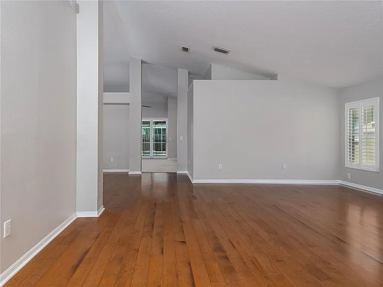 10333 Abbotsford Dr — Photo 3