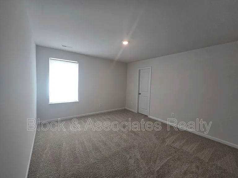 310 Beresford Way — Photo 18