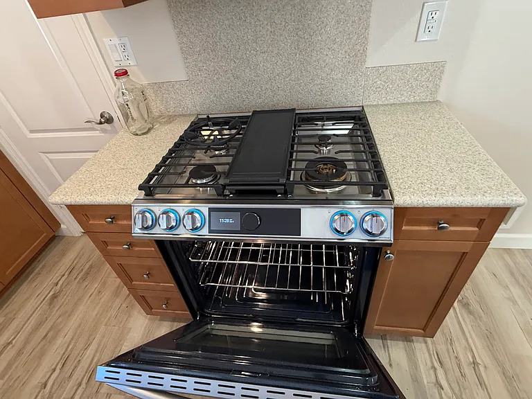 10302 Oldham Ln — Photo 48