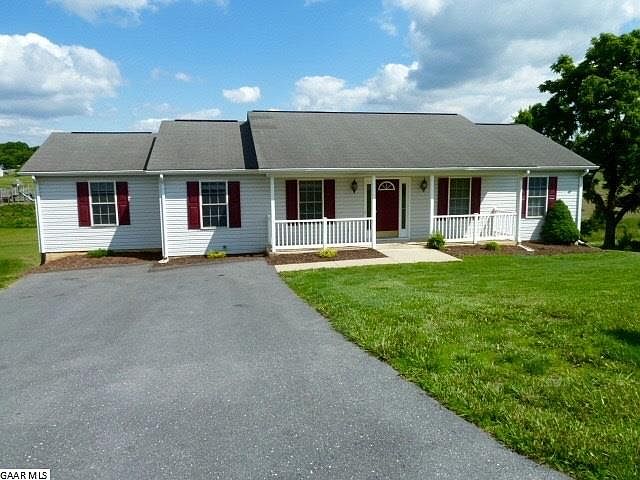 1st image of 26 Foxhall Ln