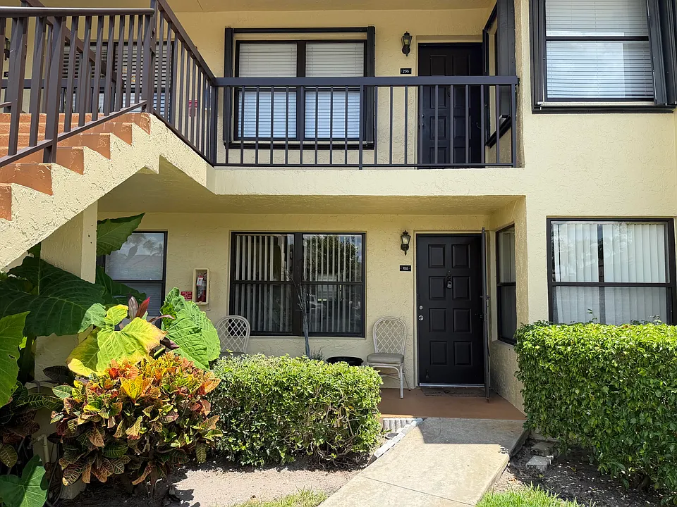 4692 Lucerne Lakes Blvd E #106