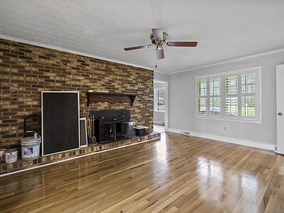 2nd image of 206 S Almond Dr