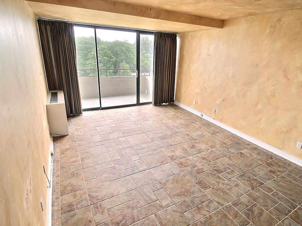 Den/office with balcony