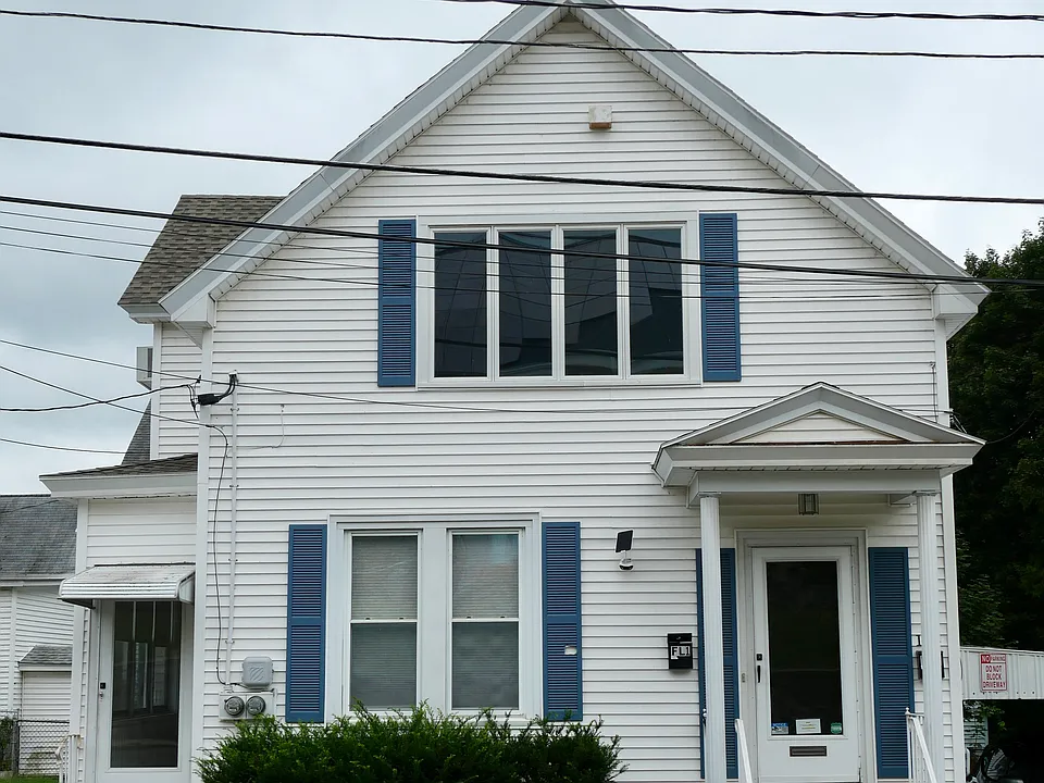 124 Mount Hope St #2