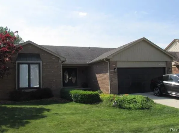 43870 Boulder Dr, Clinton Township, MI 48038