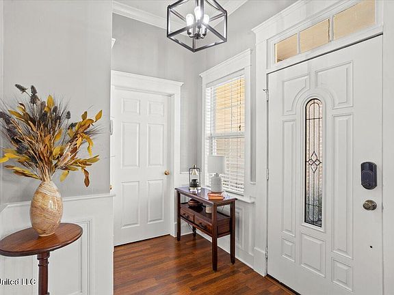 4th image of 108 Pointe Dr