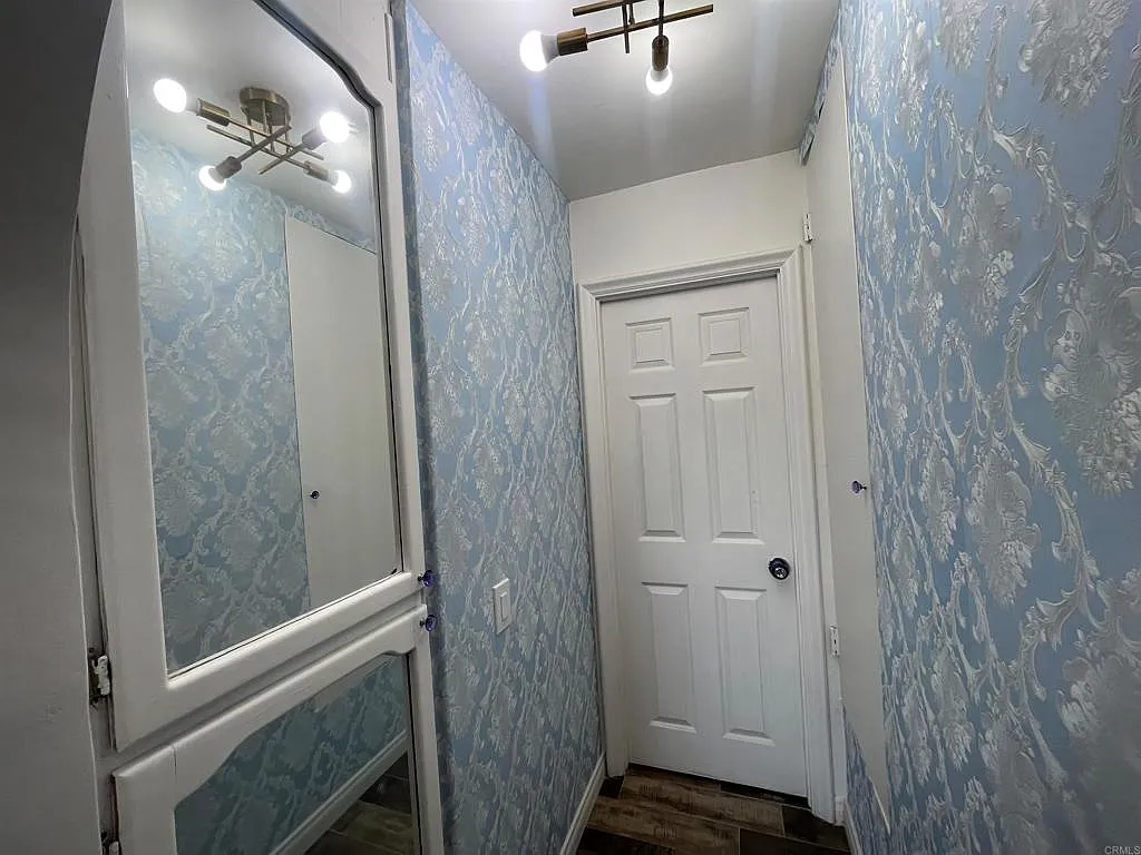 Studio, 1.0 bath, 400 sqft, $1,500 — Photo 3