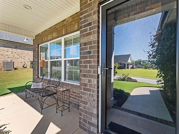 3rd image of 120 Silverlimb Ln