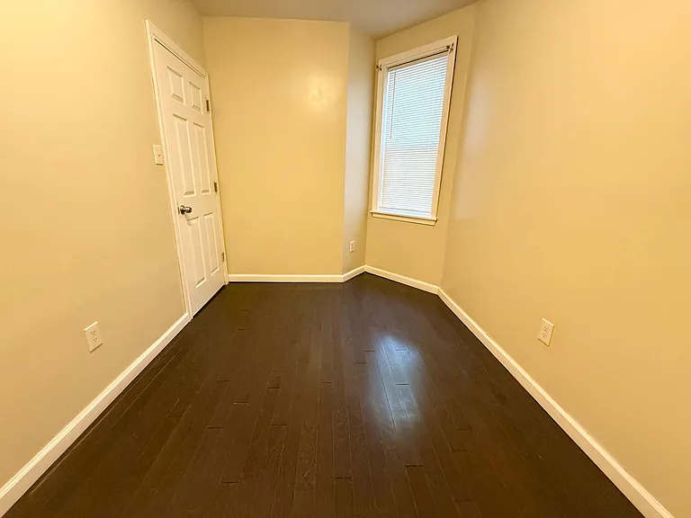 7275 Saybrook Ave — Photo 18