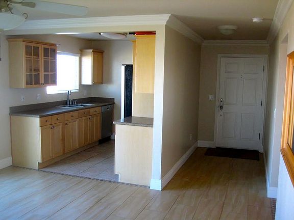 Granite counter tops and thardwood floors