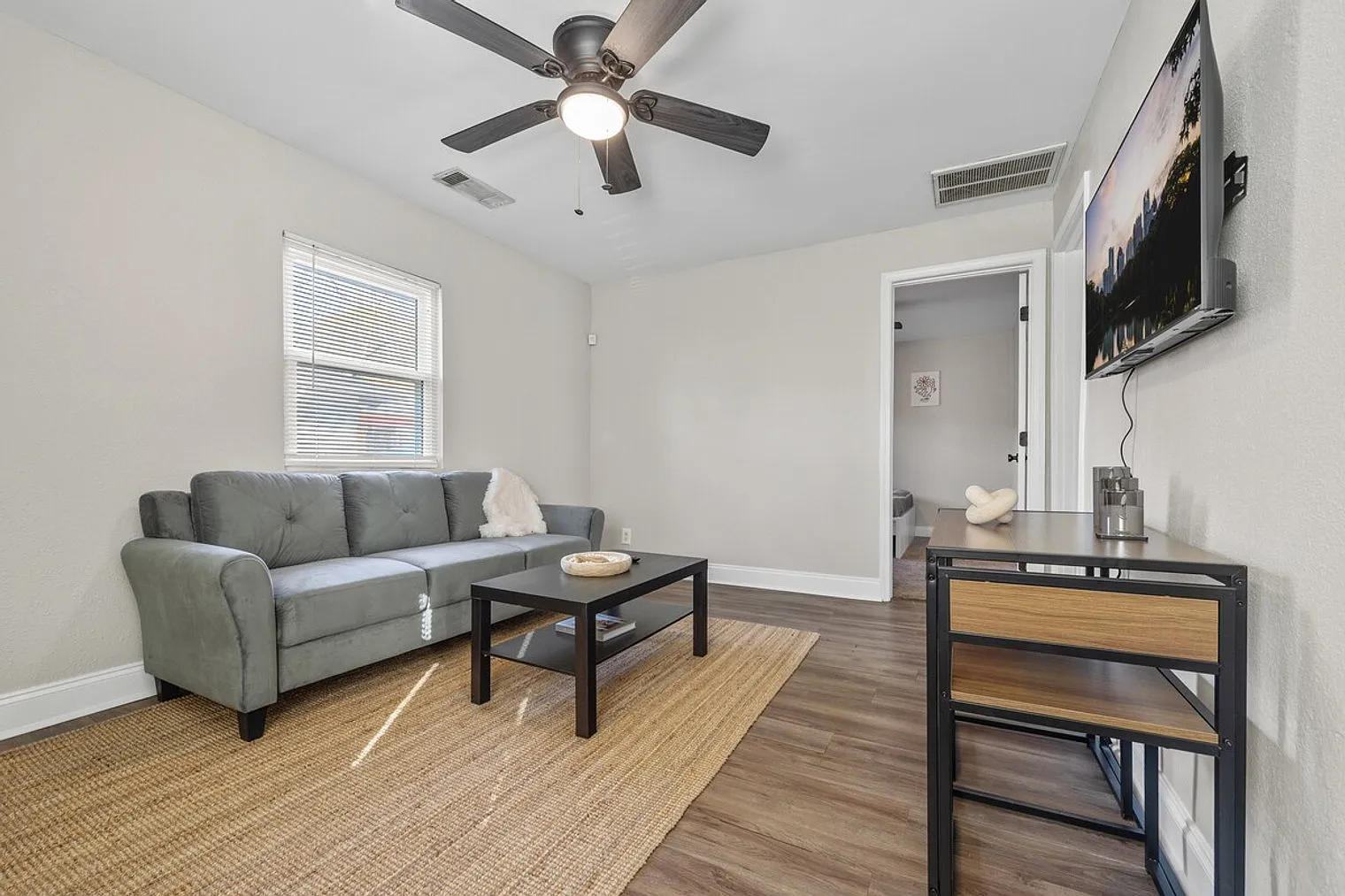 2 bed, 1.0 bath, $3,946 — Photo 2