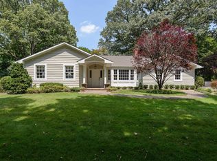 41 Cornwall Ln, Sands Point, NY 11050