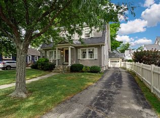 1 Hamilton Rd, Woburn, MA 01801