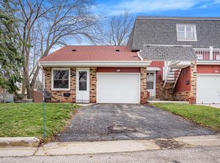 5148 S King Arthurs Ct, Milwaukee, WI 53221