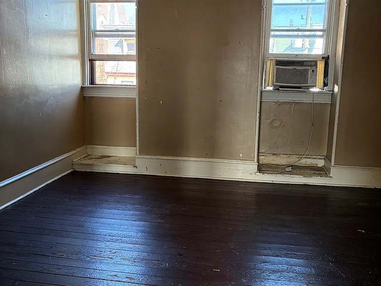 108 N 8th St — Photo 4