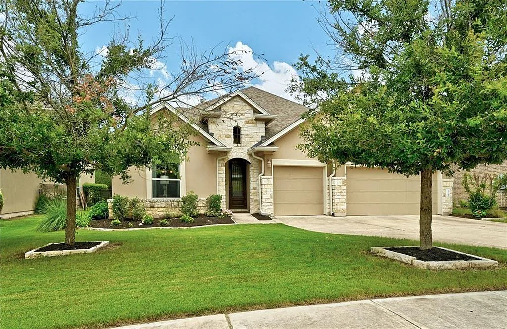 5 bed, 4.0 bath, 3407 sqft, $3,900 — Photo 2