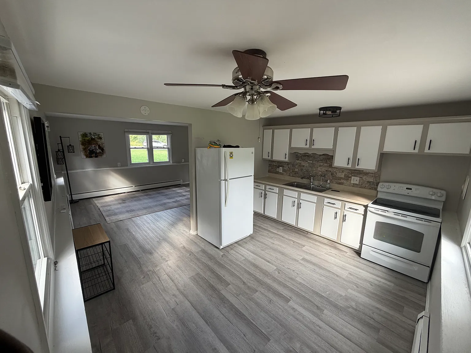 2 bed, 1100 sqft, $1,500 — Photo 3