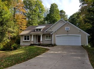 3359 Gaslight Ln, Saugatuck, MI 49453