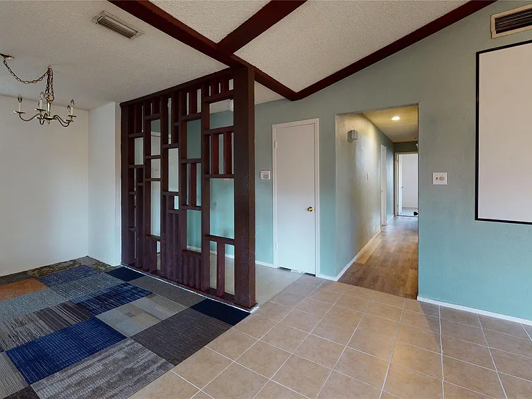 1804 Windsong Trl — Photo 5