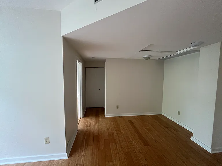 291 Hudson Ave #A — Photo 3