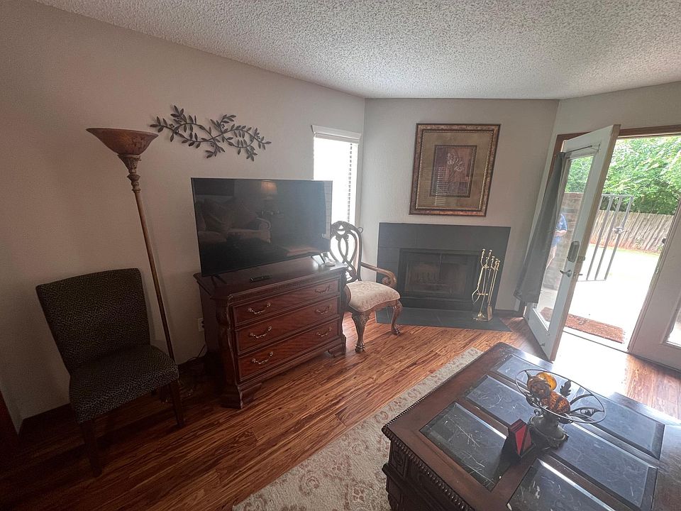 1st image of 11520 N May Ave #105