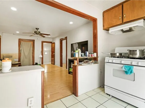 (undisclosed Address), Riverside, CA 92501