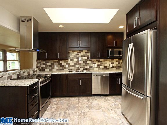 5th image of 1820 E Bermuda Dr