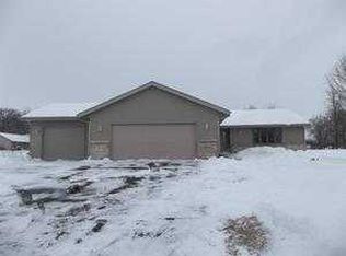 6240 Phaeton Dr, Rockford, IL 61108