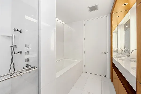 Rented by Compass | media 32