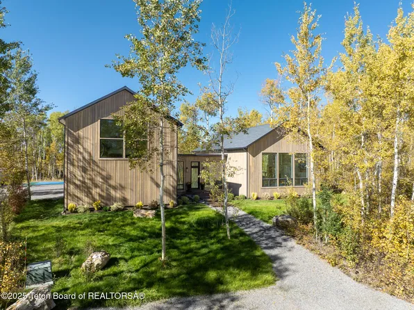2284 Apsaroke Trl, Tetonia, ID 83452