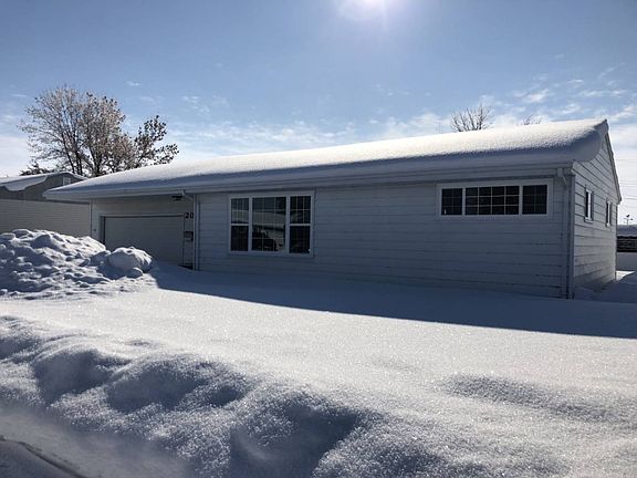 2nd image of 207 13th St W
