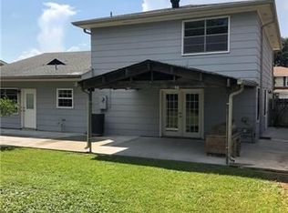 561 Lynnmeade Dr, Gretna, LA 70056