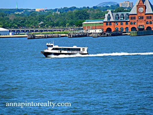 Sold by Anna Pinto Realty | media 21