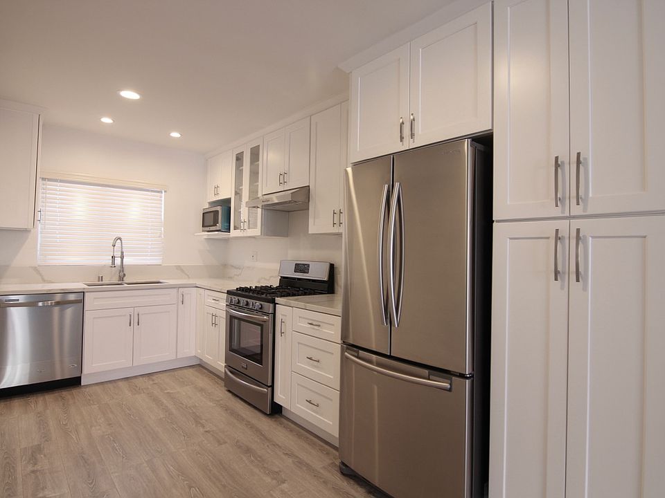 1st image of 1268 N Sweetzer Ave APT 6