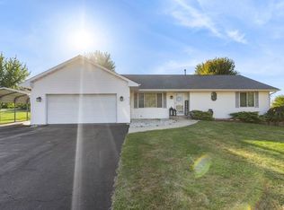 6135 Alamo Dr, Rockford, IL 61109