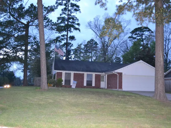 101 Hickory Hill Dr, Lufkin, TX 75901