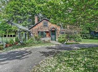 4 Winsor Dr, Barrington, RI 02806