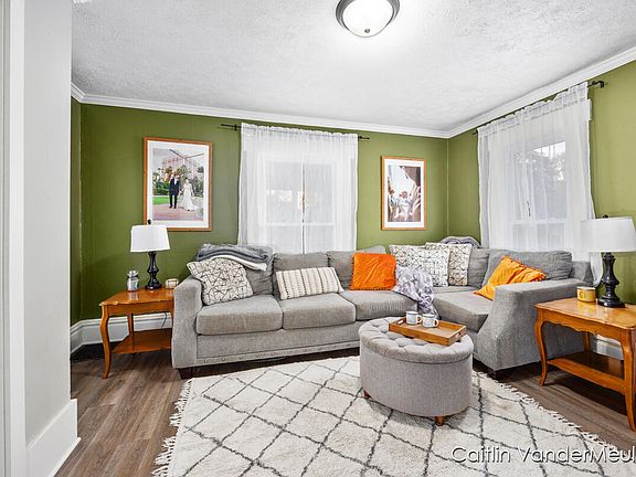 5th image of 431 Fernando St NE