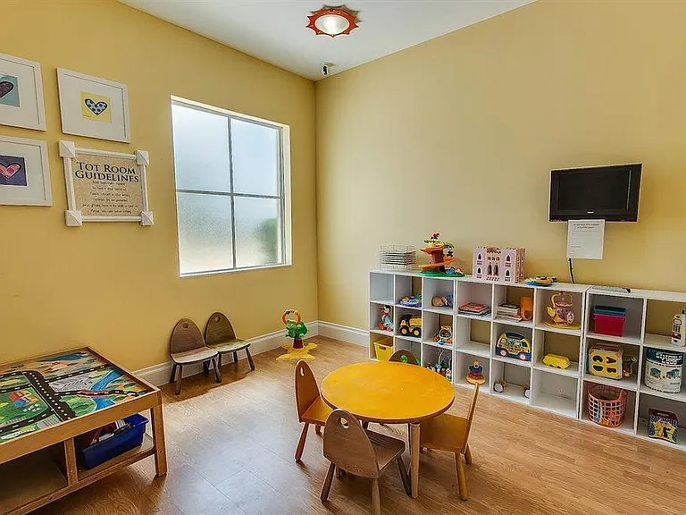 11931 SW Crestwood Cir — Photo 49