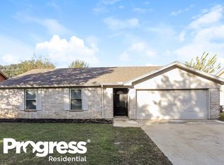 6004 Cool Springs Dr, Arlington, TX 76001