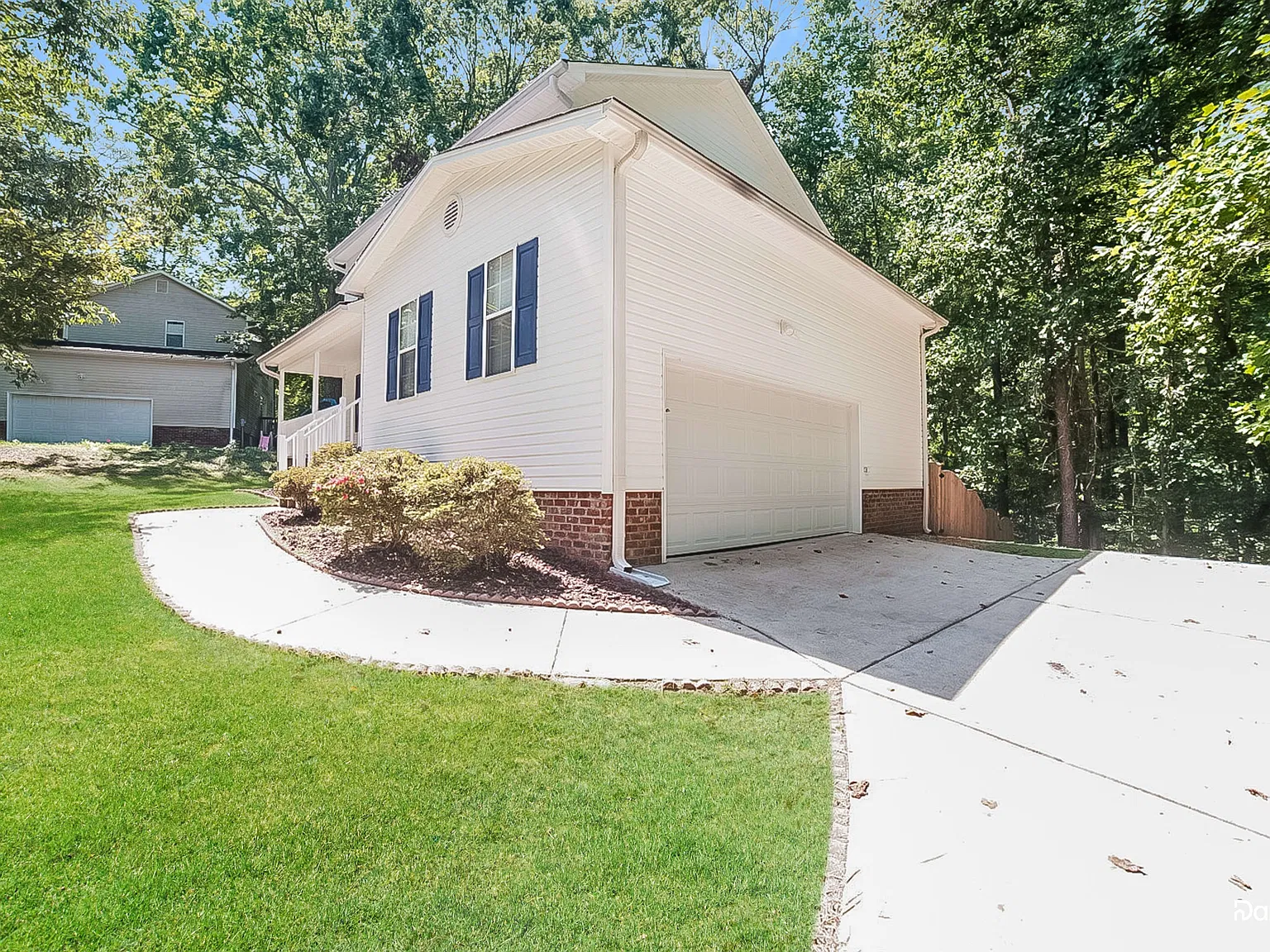 3 bed, 2.5 bath, 1343 sqft, $1,930 — Photo 1