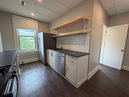 436 Linden St Photo 1