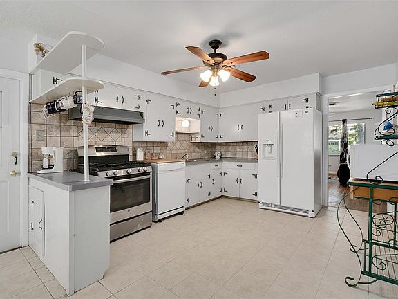 2nd image of 2522 Hillshire Dr