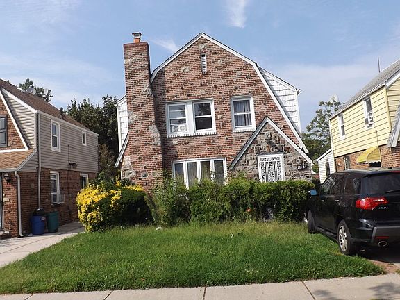 3rd image of 22131 Murdock Ave