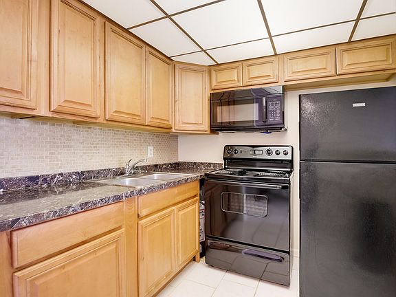 5th image of 115 Windsor F