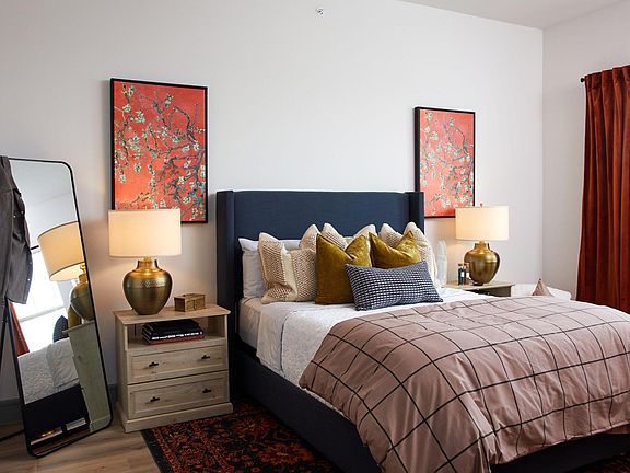 4th image of 13400 Lyndhurst St #2022